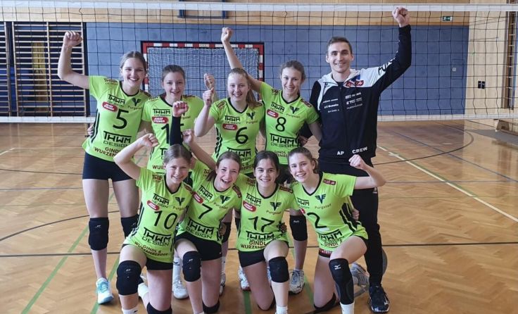 Große Freude bei der U15 (Foto: ASKÖ Volksbank Purgstall Volleyball)