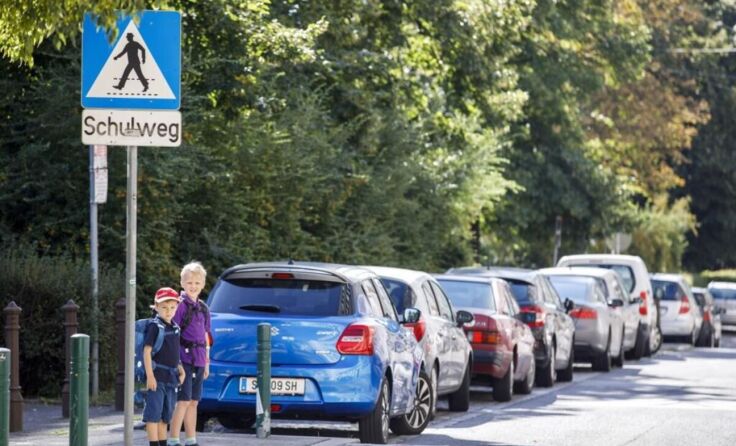 Schulweg rechtzeitig üben (Foto: FOTObyHOFER/Christian Hofer)