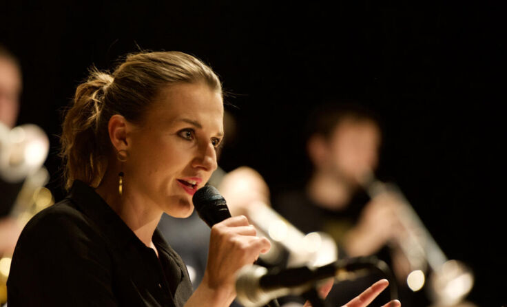 Andrea Humer, Vocalistin) (Foto: Vibravenös)