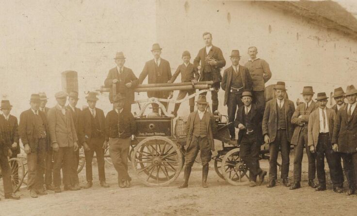 Die Feuerwehr Niederhaag um 1930 (Foto: Hubert Rebhan)