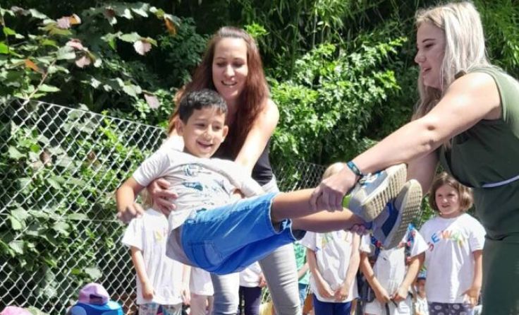 „Aussi schmeißn in Aktion“ (Foto: Kindergarten Rohr im Kremstal)