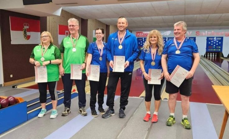 Holten Gold: Bianca und Hannes Greiner (Mitte) aus Walding (Foto: privat)