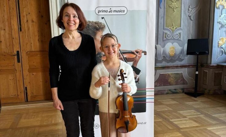 Dunzendorfer Leona mit ihrer Lehrerin Lucia Kaas (Foto: LMS Hellmonsödt)