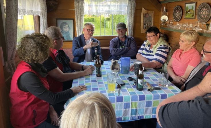 Hausbesuch Zwettl 1: Alois Stöger im Gespräch beim Hausbesuch (Foto: Tanja Gossenreiter)