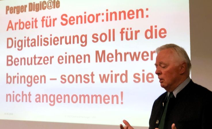 Gerhard Pachinger mit einem seiner wegweisenden Slogans (Foto: grufka)