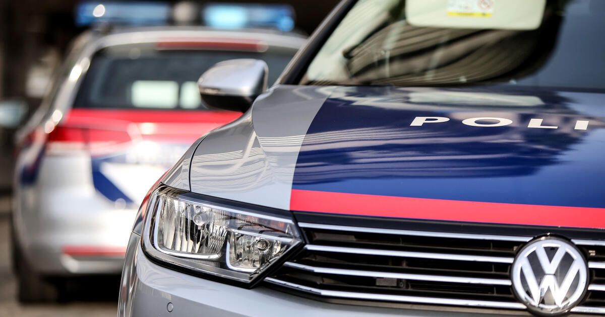 Small intersection crash caused kilometer-long traffic jam in the evening ...