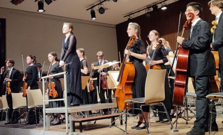 Konzert des OÖ Jugendsinfonieorchesters mit Dirigentin Katharina Wincor im Donausaal Mauthausen