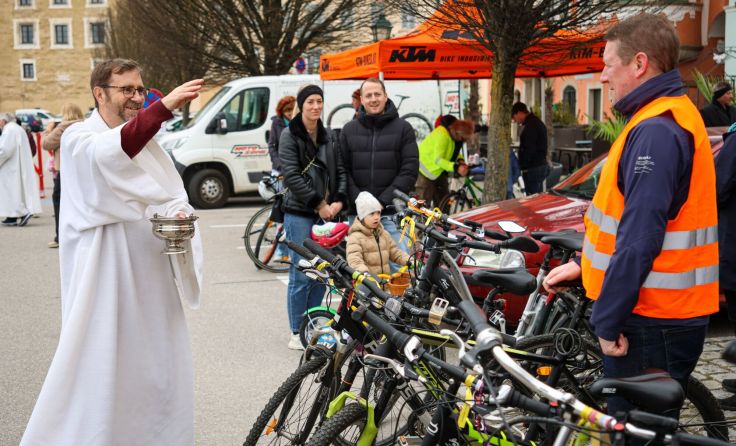 Fahrradsegnung 2026 in Mauthausen. (Bildrechte: Karl Klug und Michael Zobl)