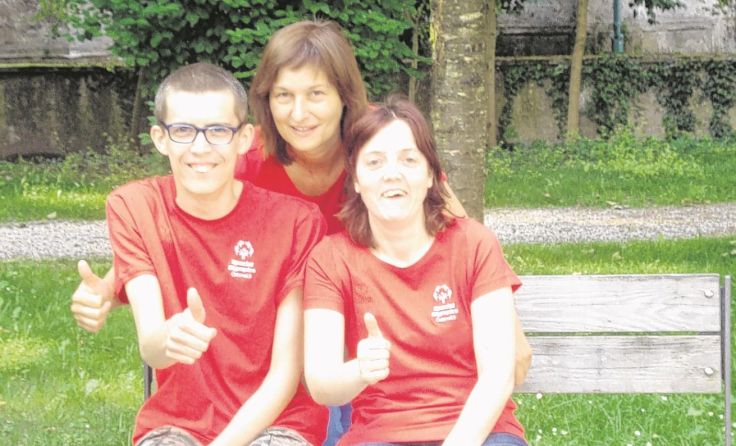 Sebastian Bader und Barbara Schlechmair (r.) mit ihrer Betreuerin Heidemarie Friedl
