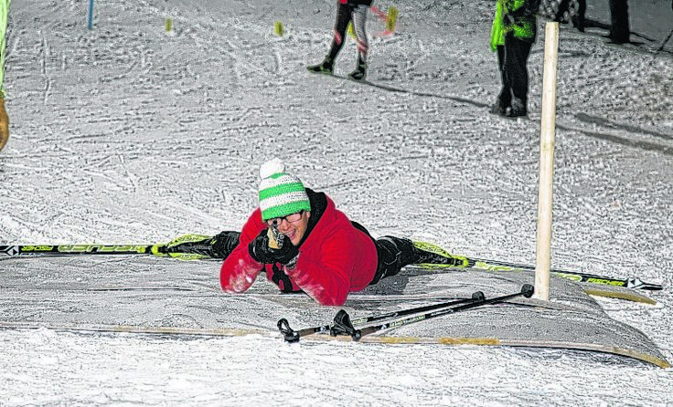 Beim Biathlon können auch Langlauf- und Schieß-Unerfahrene mitmachen.