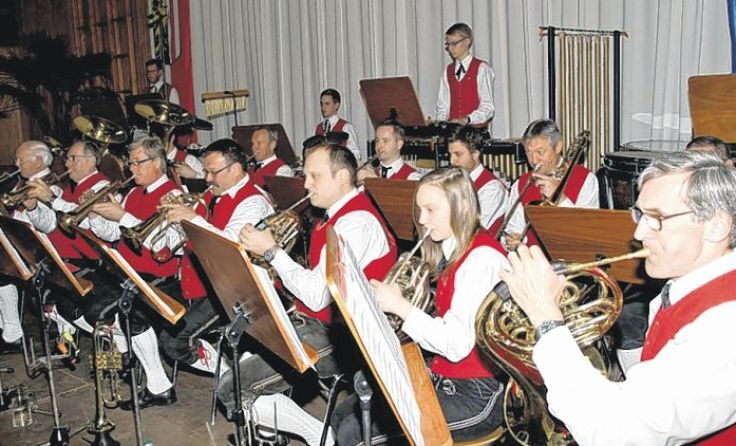 Die Marktmusik Mauerkirchen spielt am 16. April für ihre Zuhörer.