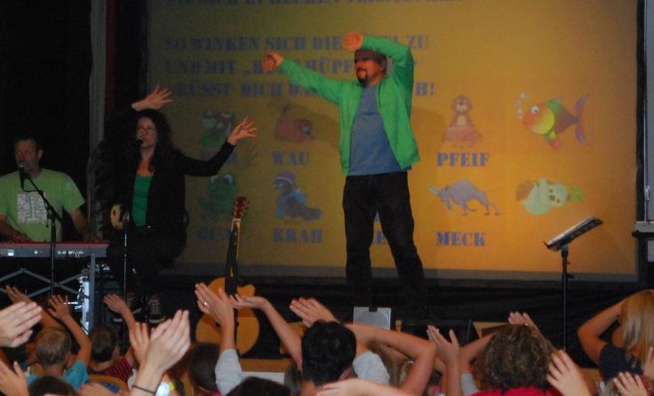 Der Bluatschink will in Altheim alle zum Quaken, Singen und Lachen bringen. Foto: Kinderwelt
