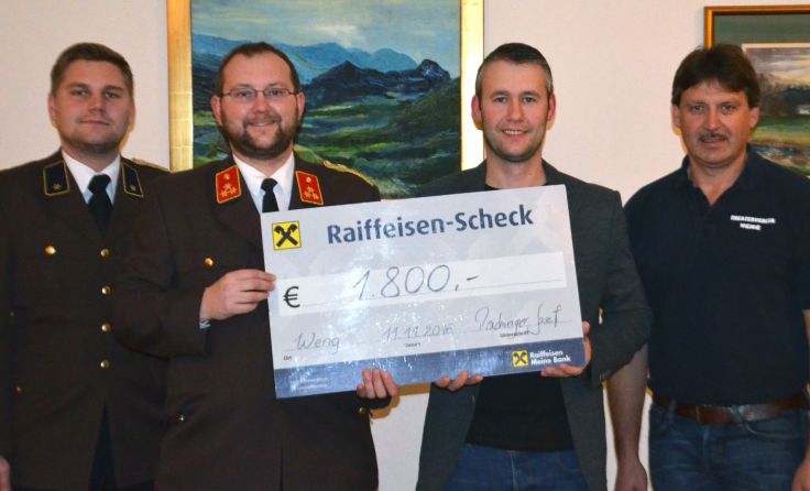 Bei der Spendenübergabe