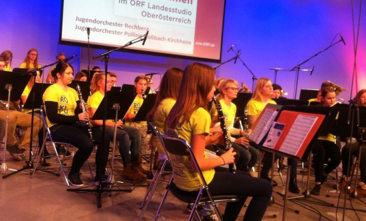 Die Musiker des Jugendorchesters ROKIPO bei ihrem Studiokonzert im ORF Landesstudio in Linz