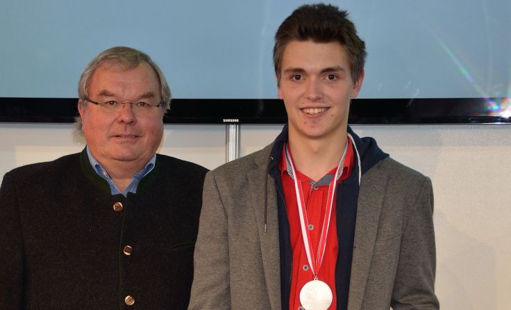 Vize-Elektronik-Staatsmeister Christof Hinterleitner mit Lehrer Alois Hofstätter