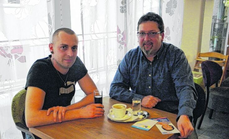 Kurt Schliesselberger und Robert Cicona (Obmann) erzählen über das Projekt. Foto: dschmierer