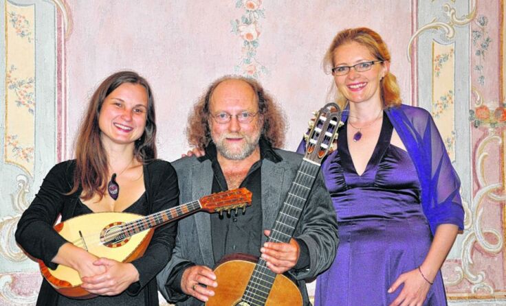 Marion und Werner Schröckl laden zur Jubiläumsfeier im Schloss Kremsegg ein.