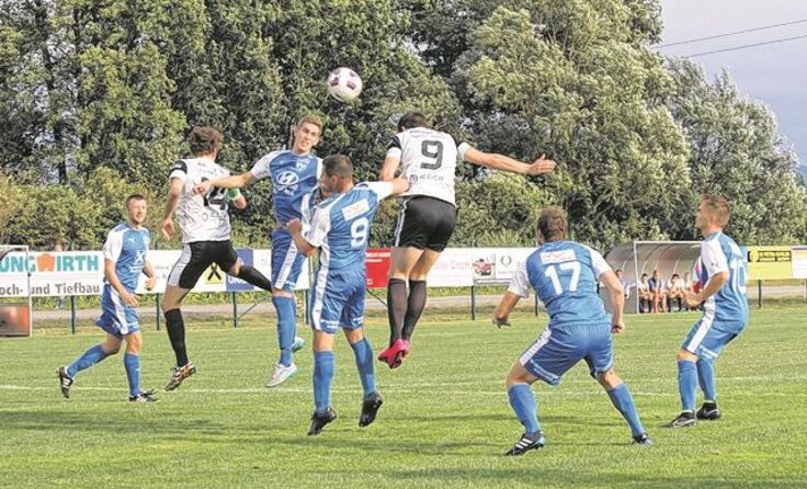 Der SG Waidhofen rettete sich mit Kampfgeist mit einem 0:0 in die Halbzeit.