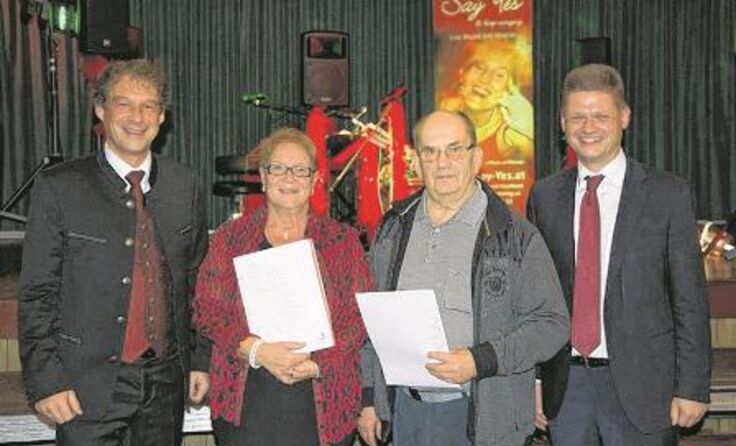 Beachtliche 40 Dienstjahre: Gertrude Käferbeck und Rudolf Wimmer (2. v. re.)