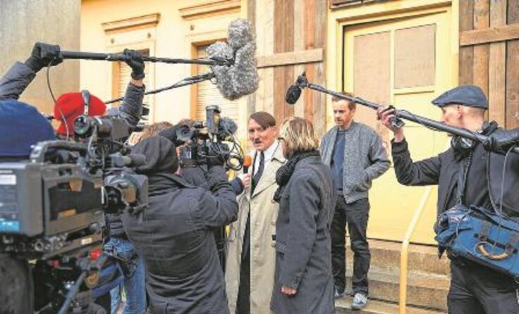 Der Führer erwacht im Deutschland der Gegenwart. Foto: Constantin