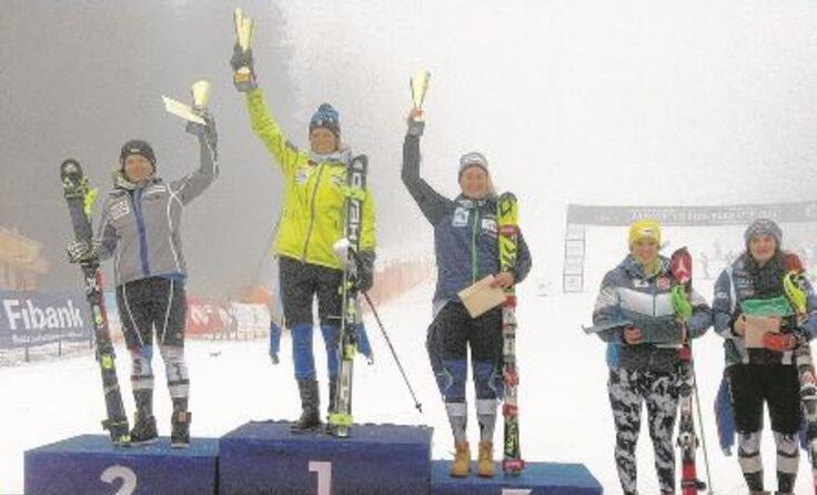 In Bulgarien erzielte Katharina Huber (2.v.r.) mit Platz vier ihr bestes EC-Ergebnis.