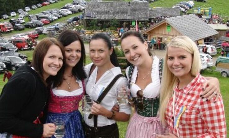 Rein in die Tracht und rauf zum 54. Almfest mit Heiliger Messe, Musik und tollem Rahmenprogramm!