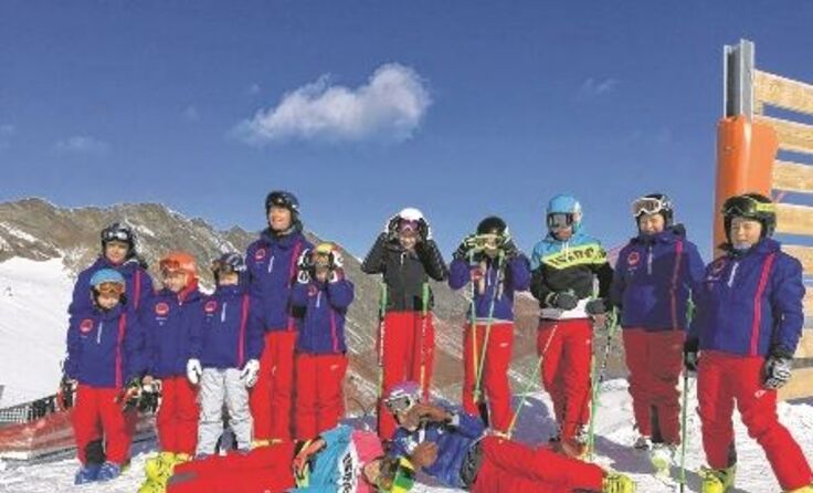 Am Stubaier Gletscher trainierten die Nachwuchsracer für die Wintersaison 2016/17.