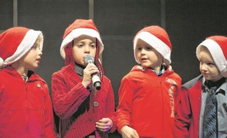 Im Weihnachtshimmel gibt es für Engerl Plotsch und seine Freunde viel zu tun.