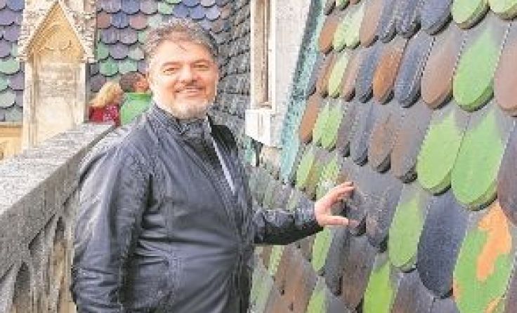 Hochpöchler bei der Besichtigung des Domdaches Fotos: Holzco