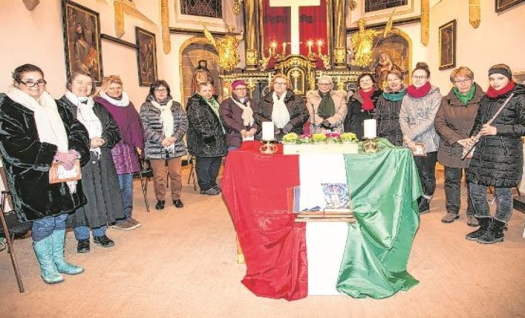 Einsatz für die surinamesische Bevölkerung bei der Wortgottesfeier und danach