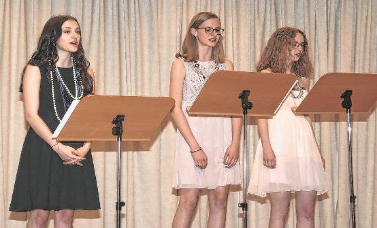 Die Musikschülerinnen Sarah Thallner, Laura Günther und Anna Huber (v. l.)