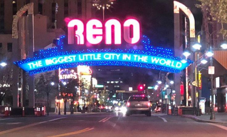 Das einladende Zentrum der Stadt Reno in Nevada