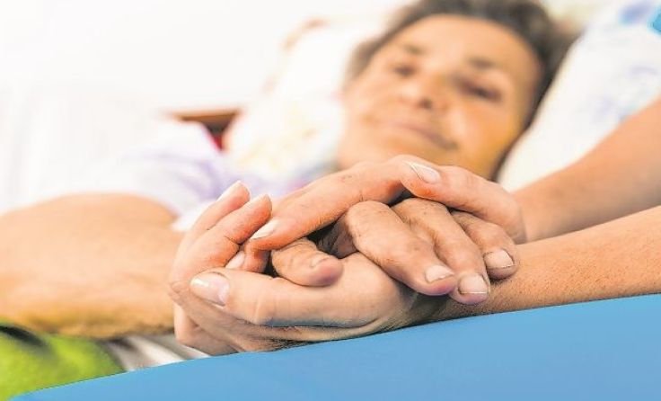 Anspruchsvoll: die Pflege von Angehörigen zu Hause Foto: Lighthunter/Shutterstock.com
