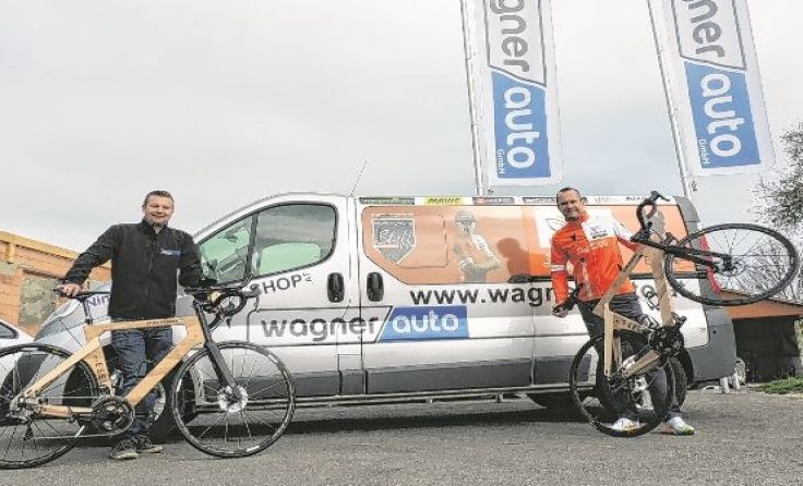 Extremsportler Steff Wagner (r.) ist vom „Draht-“ auf den Holzesel gekommen. Foto: Steff Wagner