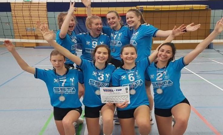 Berechtigter Jubel bei den Girls des Waidhofner UVC (Foto: Sportunion Waidhofen)