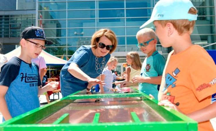 Die Auszeichnung der Ferienprogramme wurde mit einen Ferienauftaktfest gefeiert. Foto: NLK/Vorlaufer