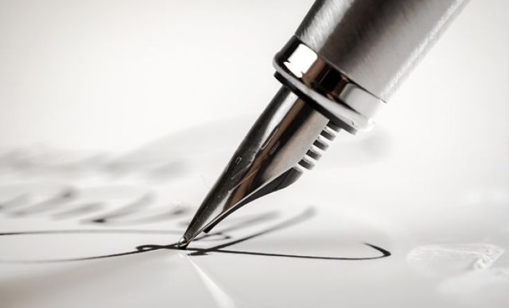 Peter Bubenik unterrichtet Schreiben. Foto: Billion Photos/Shutterstock.com