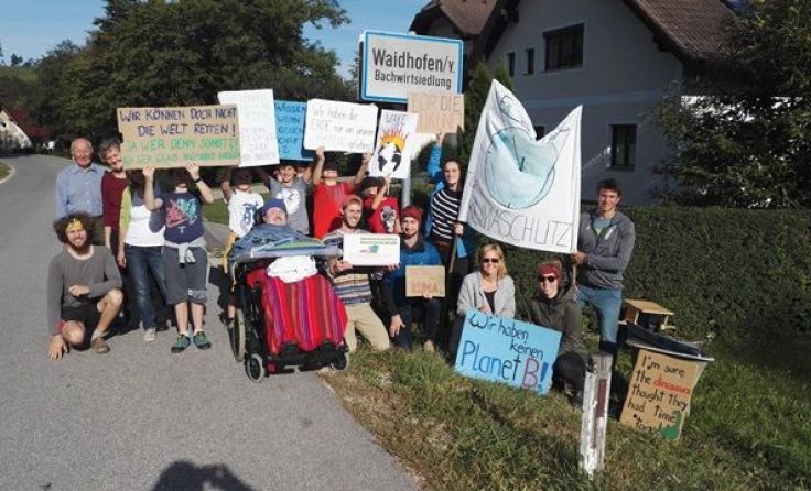 Auch in der Bachwirtsiedlung wurde demonstriert. Foto: Raphael Kößl