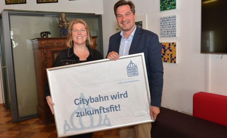 NÖVOG-Geschäftsführerin Barbara Komarek und Bürgermeister Werner Krammer (Foto: Stadt Waidhofen)