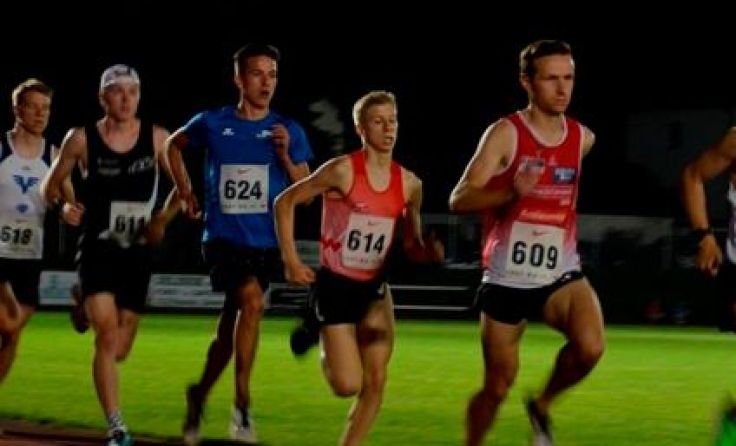 Beim 5000-Meter-Lauf: U18-Rekordhalter Kevin Kamenschak mit der Nummer 622