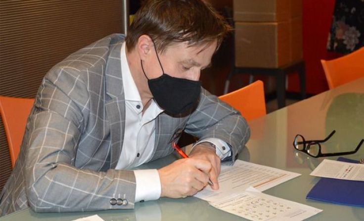 Notar Mag. Martin Sonnleitner beaufsichtigte die große Schlussverlosung.