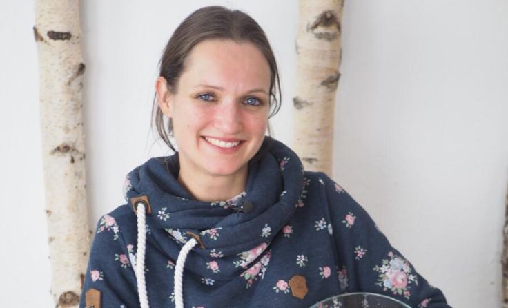 Judith Schrammel lernte von klein auf den Umgang mit Kräutern. (Foto: Judith Schrammel)