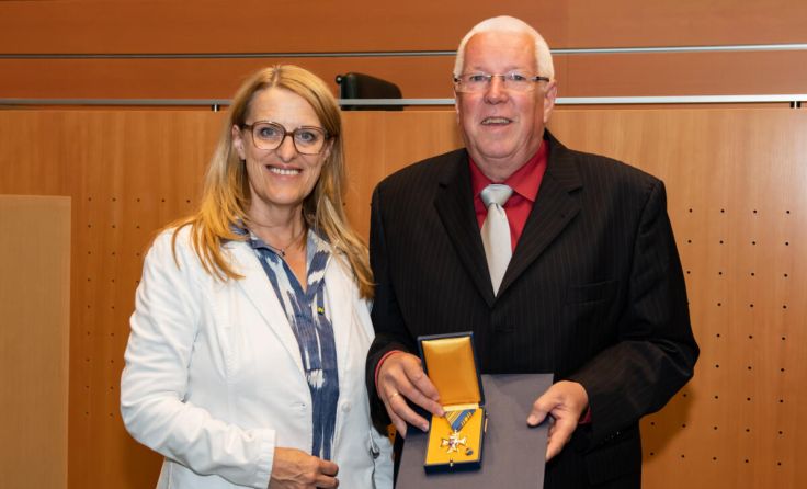 Landesrätin Ulrike Königsberger-Ludwig mit KommR Herbert Hinterberger (Foto: Gustav Morgenbesser)
