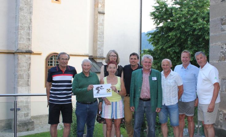 Neuer alter Obmann: Fritz Auer (4. v. r.) (Foto: zVg)