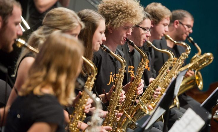 Das Jugendjazzorchester bringt am Mittwoch Uraufführungen. (Foto: www.musikfabrik.at)