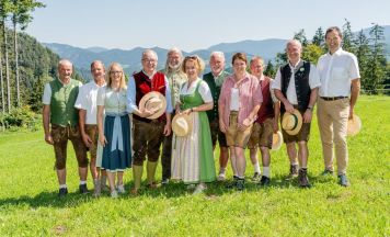 73. NÖ Almwandertag führte 3.000 Besucher auf den Garnberg