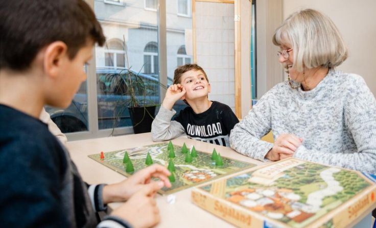 Lernen, spielen, unterstützen – beide Seiten profitieren davon. (Foto: zVg)