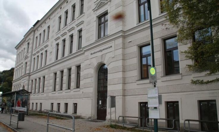 Das Bundesrealgymnasium lädt zum Tag der offenen Tür. (Foto: Tips Archiv)