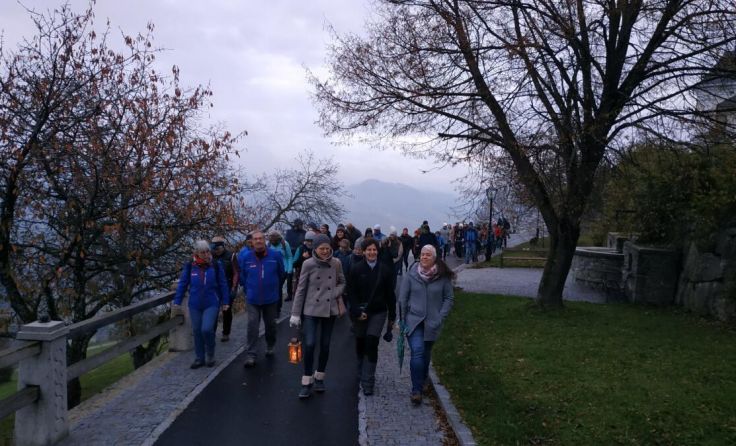 Die Spenden bei der mystischen Wanderung kommen der Lebenshilfe Hiesbach zugute. (Foto: zVg)