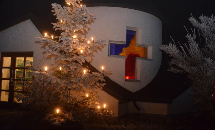 Bei der Dorfkapelle wird ins neue Jahr gerutscht. (Foto: zVg)